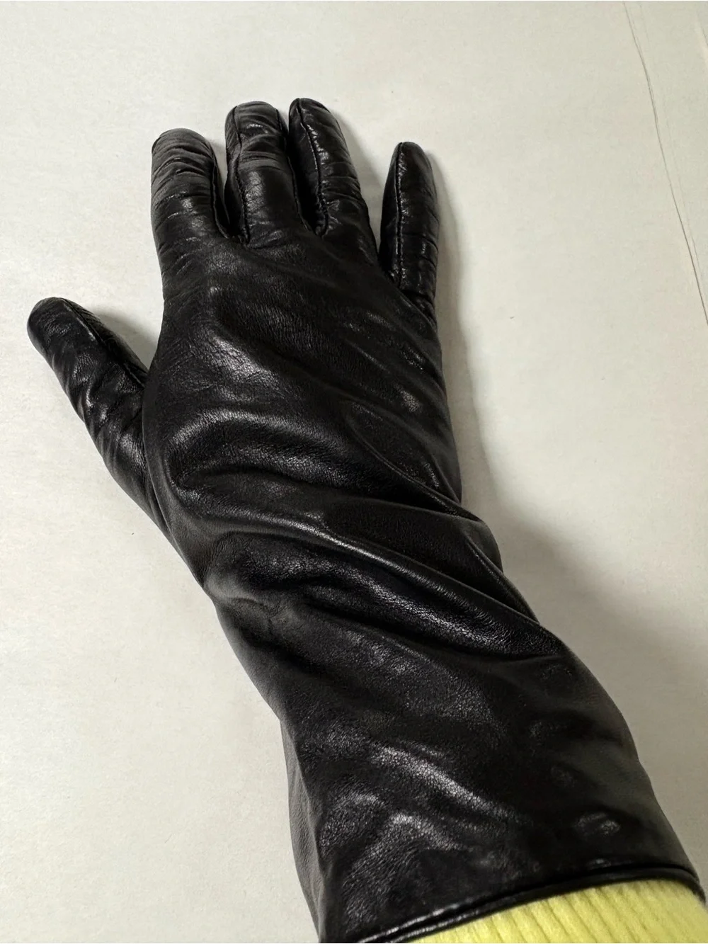 Nordstrom Womens Black Leather Cashmere Lined Wrist Gloves Size 8
